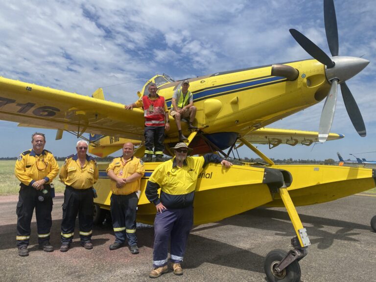 Water bombers support firefighters at the front – The Courier