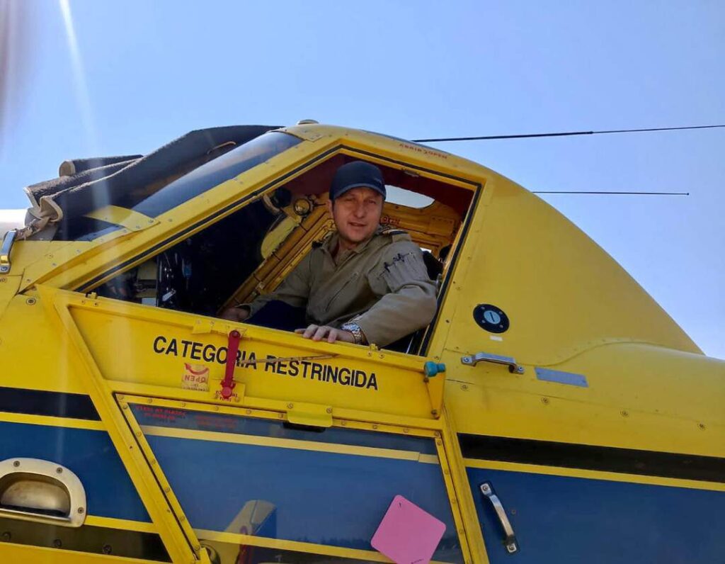 Firefighting pilot sitting in an AT802f