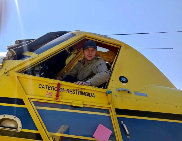 Firefighting pilot sitting in an AT802f